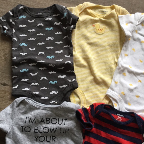 Short sleeve onesies bundle size 3 months - Picture 2 of 5